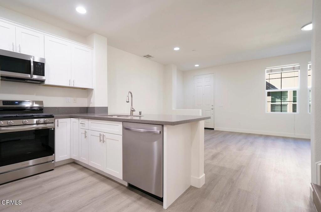 27285 Blue Spruce Place Property Photo 12