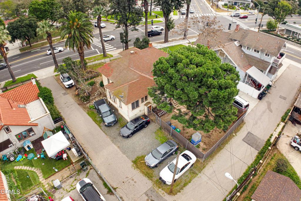 714 E Grand Boulevard Property Photo 3