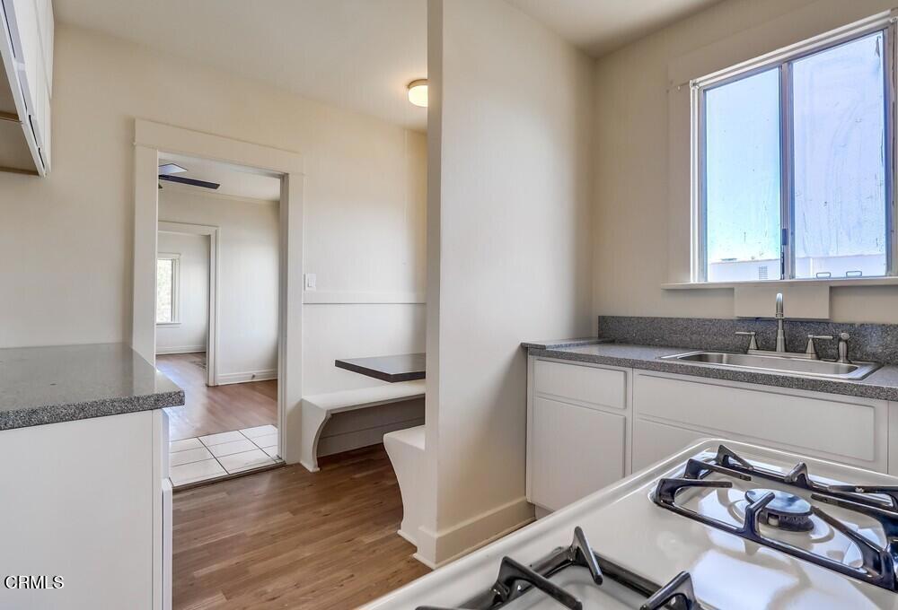 833 835 N Ridgewood Place Property Photo 9