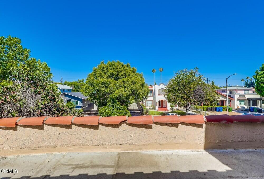 833 835 N Ridgewood Place Property Photo 21