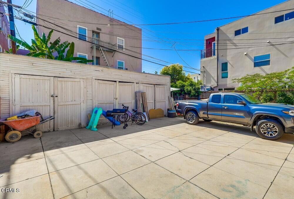833 835 N Ridgewood Place Property Photo 28
