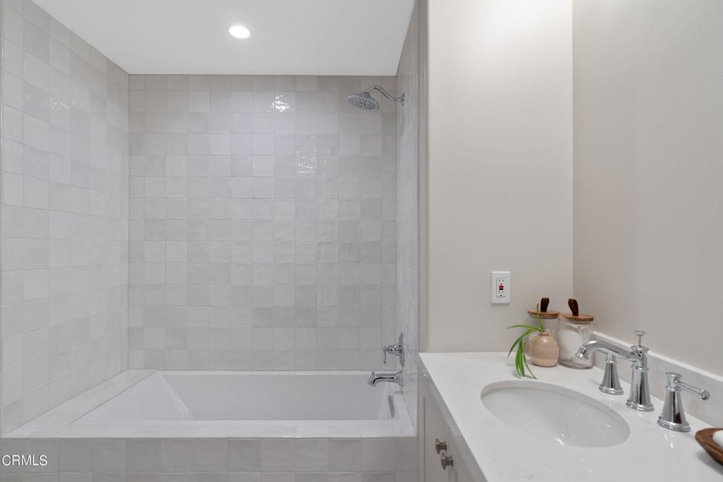 88 N Oakland Avenue 202 Property Photo 43