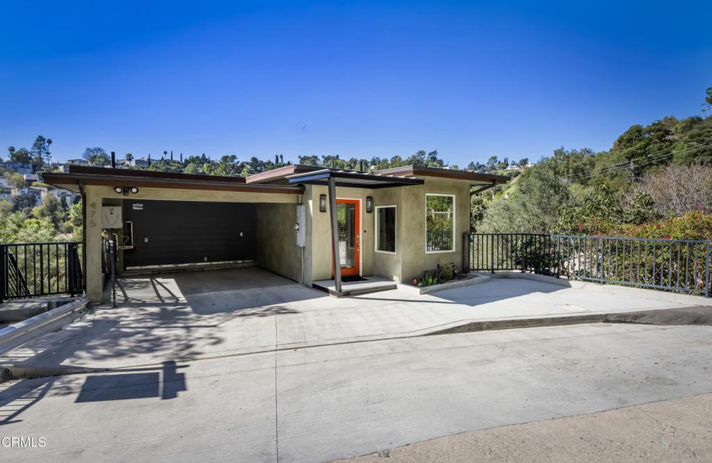 475 Rustic Drive Property Photo 3