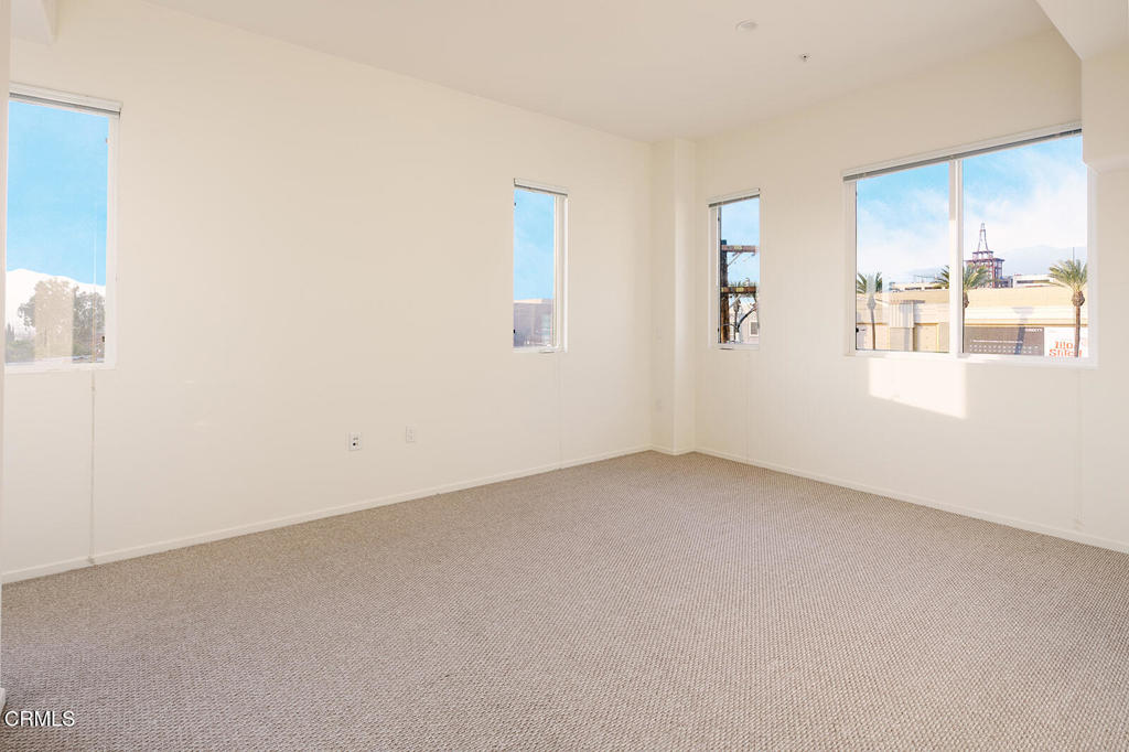 124 W Colorado Street 404 Property Photo 5