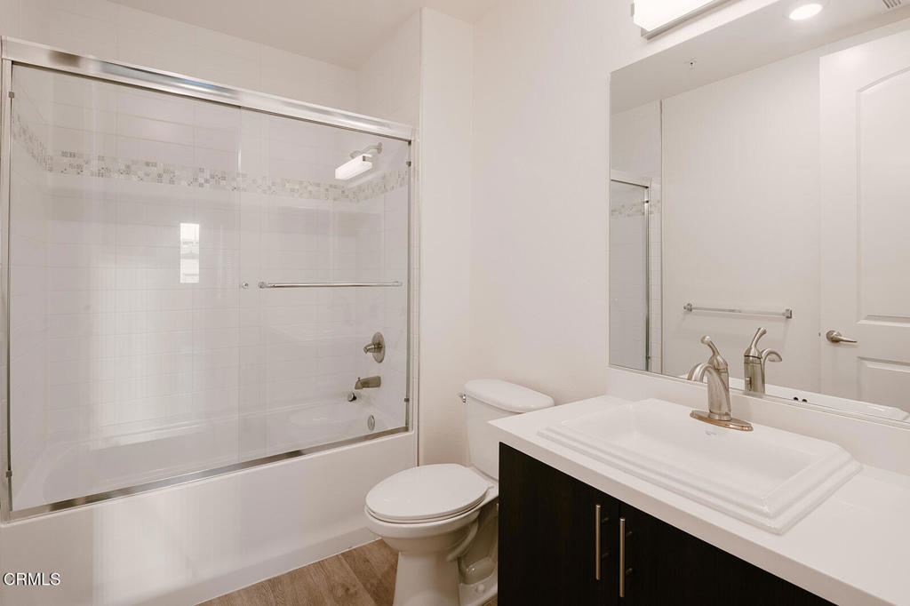 124 W Colorado Street 404 Property Photo 13
