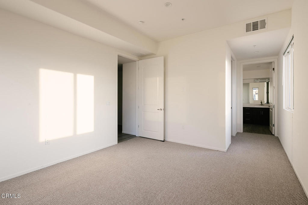 124 W Colorado Street 404 Property Photo 16