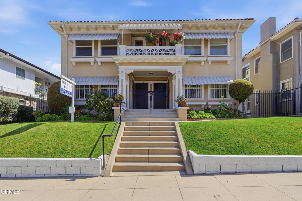 142 148 S Manhattan Place Property Photo 1