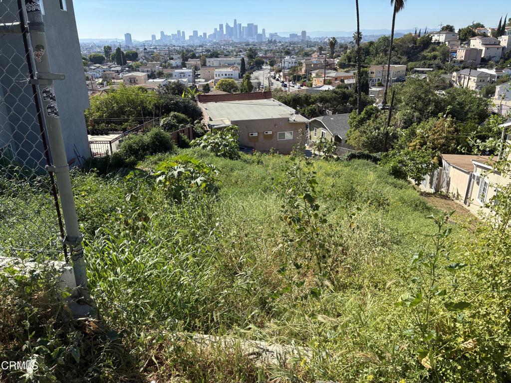 1031 N Rowan Avenue Property Photo 1