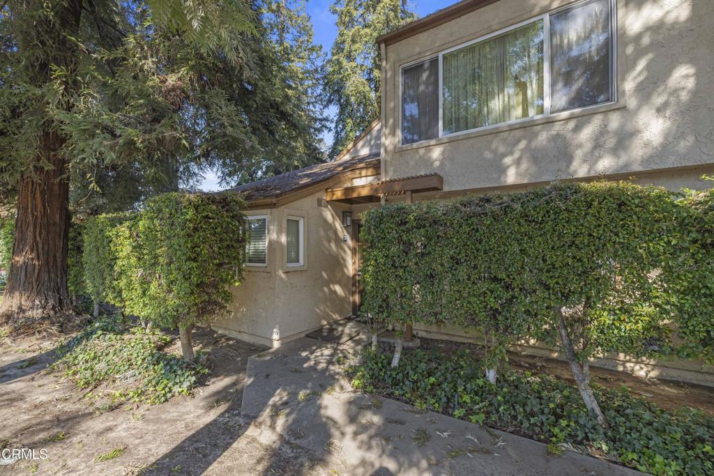 22330 Victory Boulevard 401 Property Photo 2