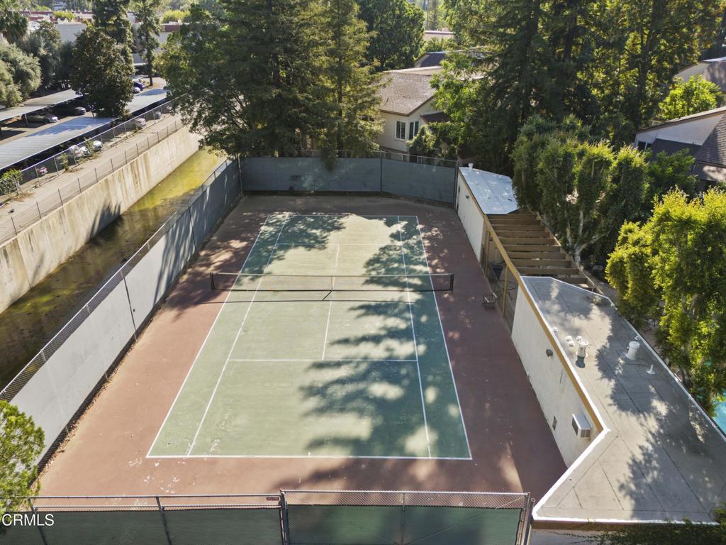 22330 Victory Boulevard 401 Property Photo 6