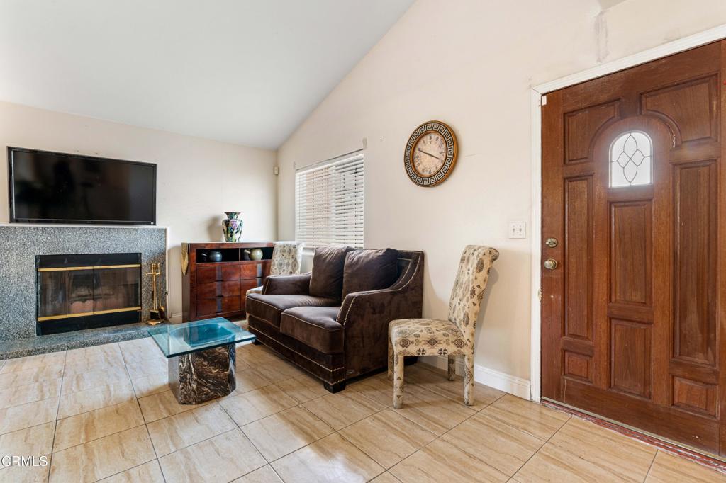 907 W Mission Road B Property Photo 2