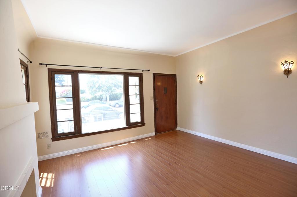 126 S Olive Avenue D Property Photo 2