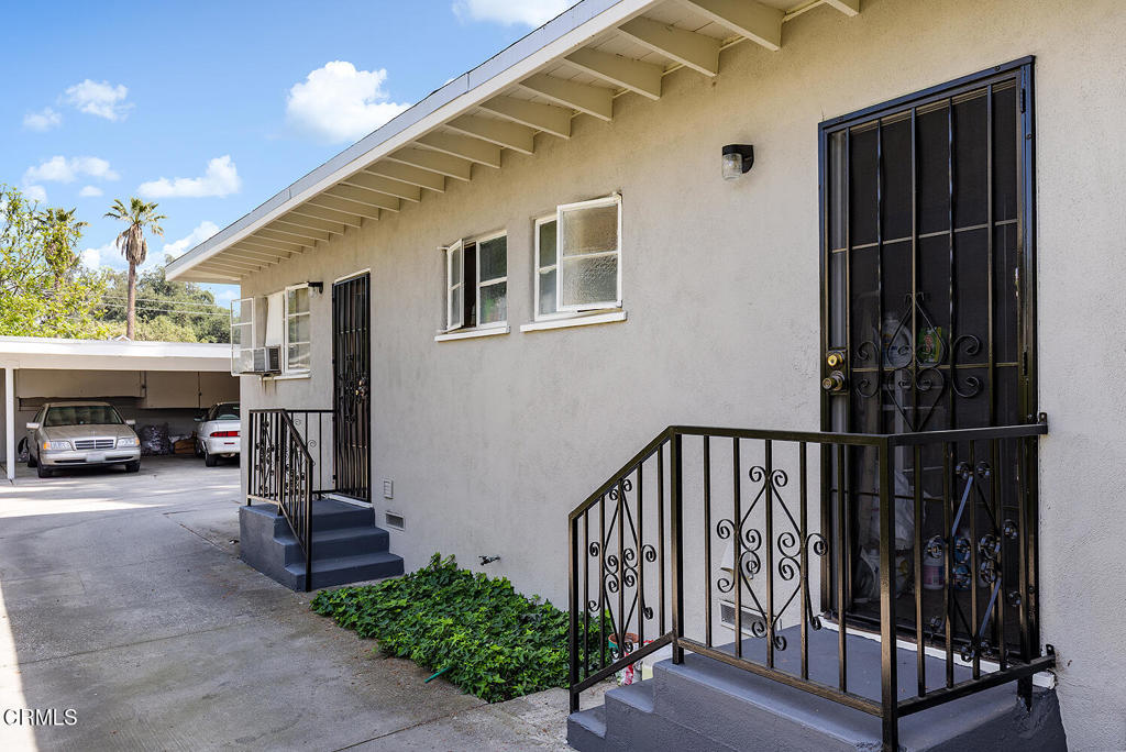 1500 Navarro Avenue Property Photo 8