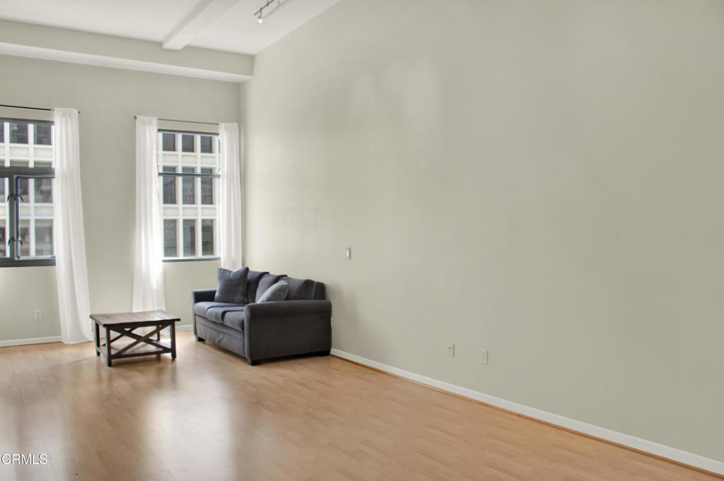 175 S Lake Avenue 406 Property Photo 8