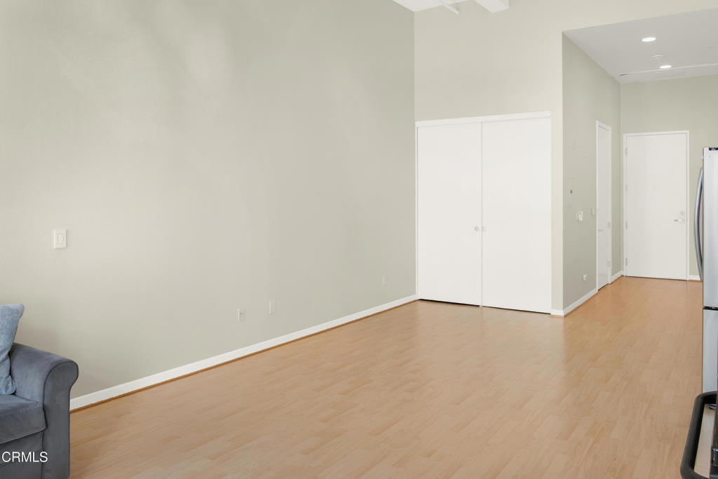 175 S Lake Avenue 406 Property Photo 16