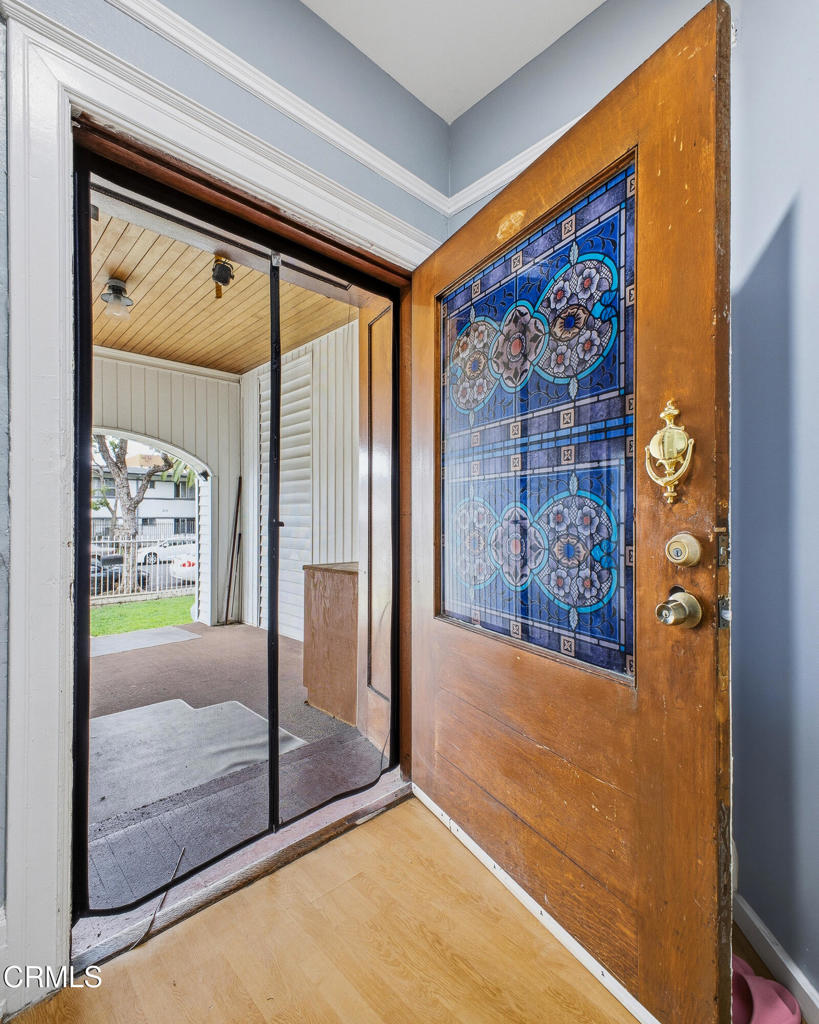1032 S Westlake Avenue Property Photo 3