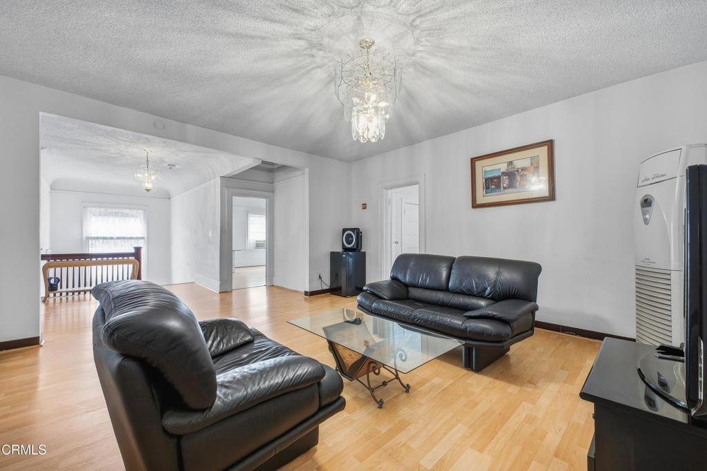 1032 S Westlake Avenue Property Photo 15