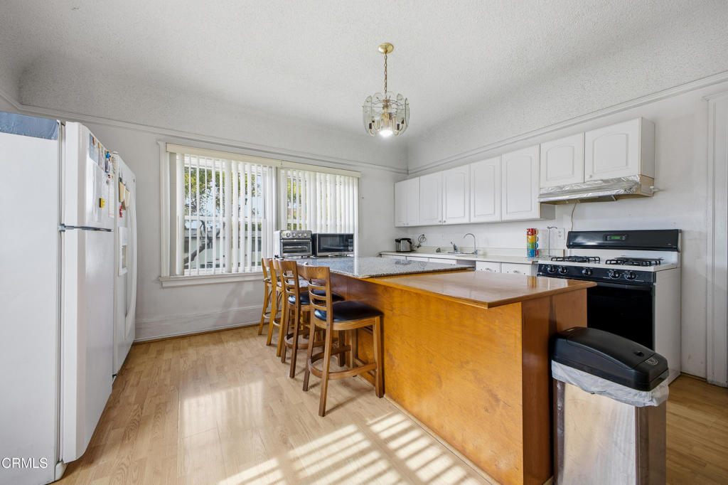 1032 S Westlake Avenue Property Photo 17