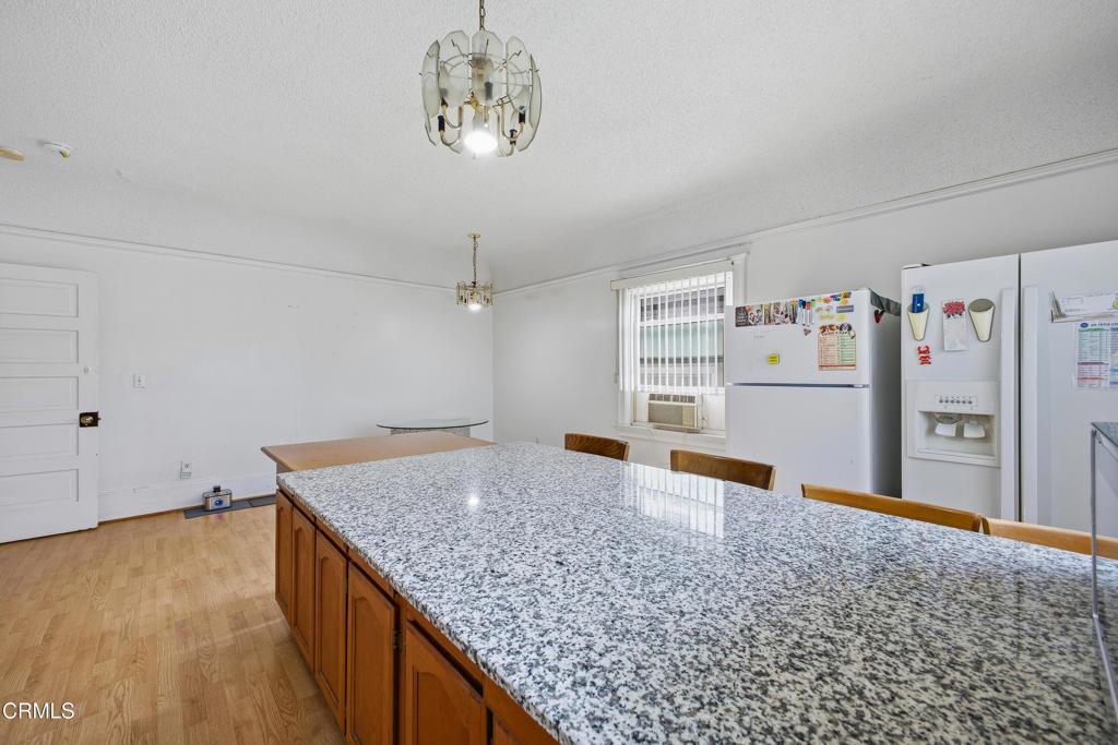 1032 S Westlake Avenue Property Photo 19