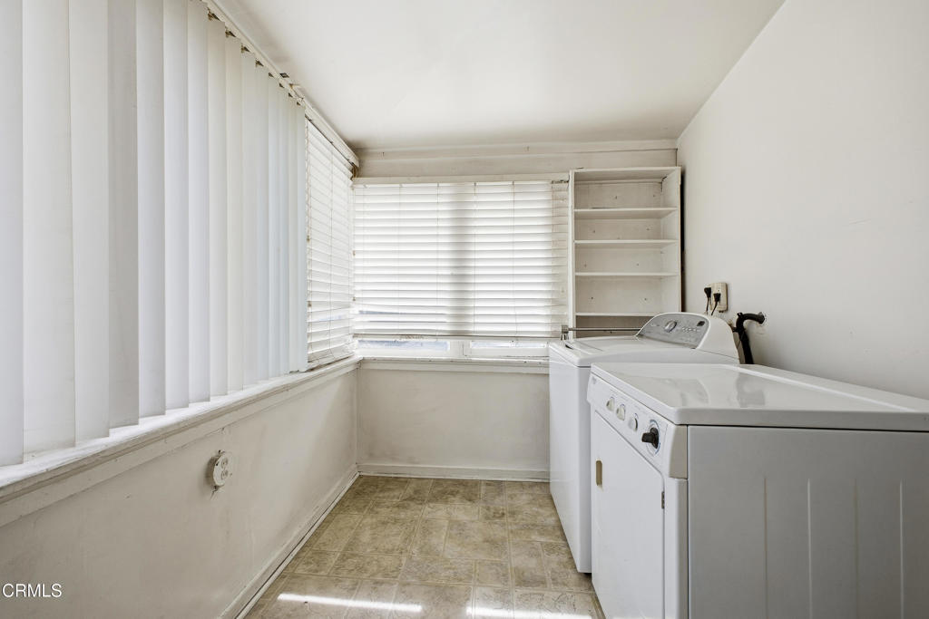 1032 S Westlake Avenue Property Photo 23