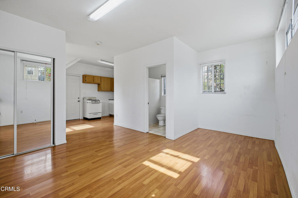 1032 S Westlake Avenue Property Photo 31
