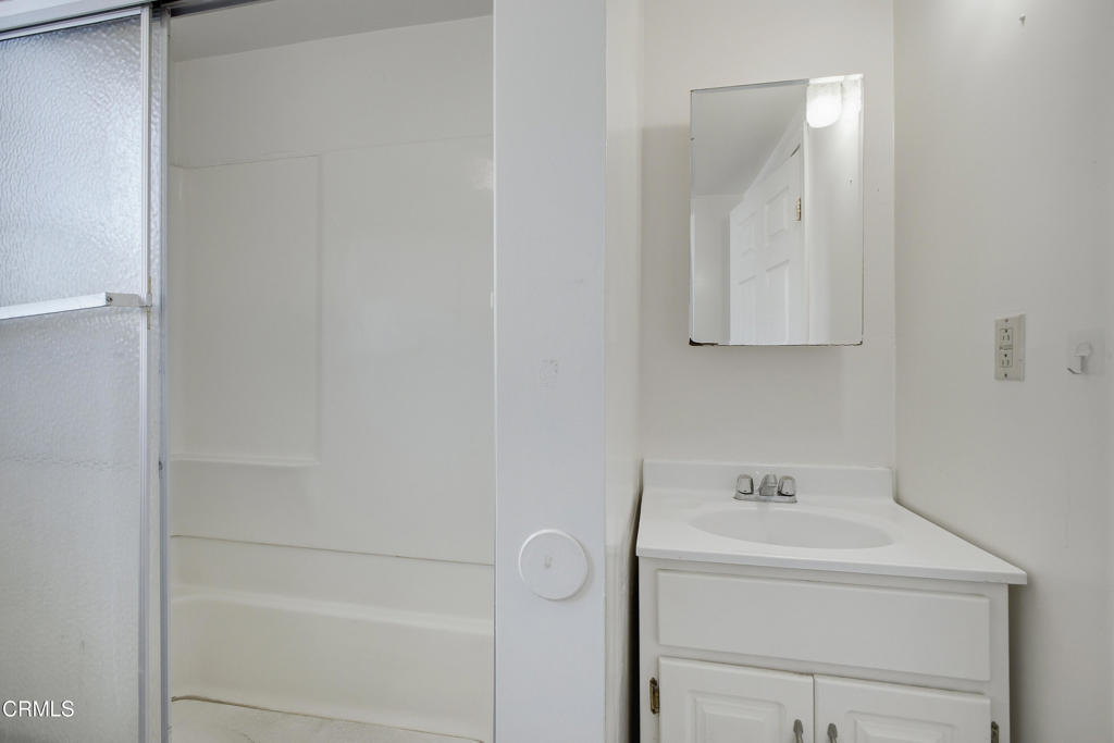 1032 S Westlake Avenue Property Photo 37