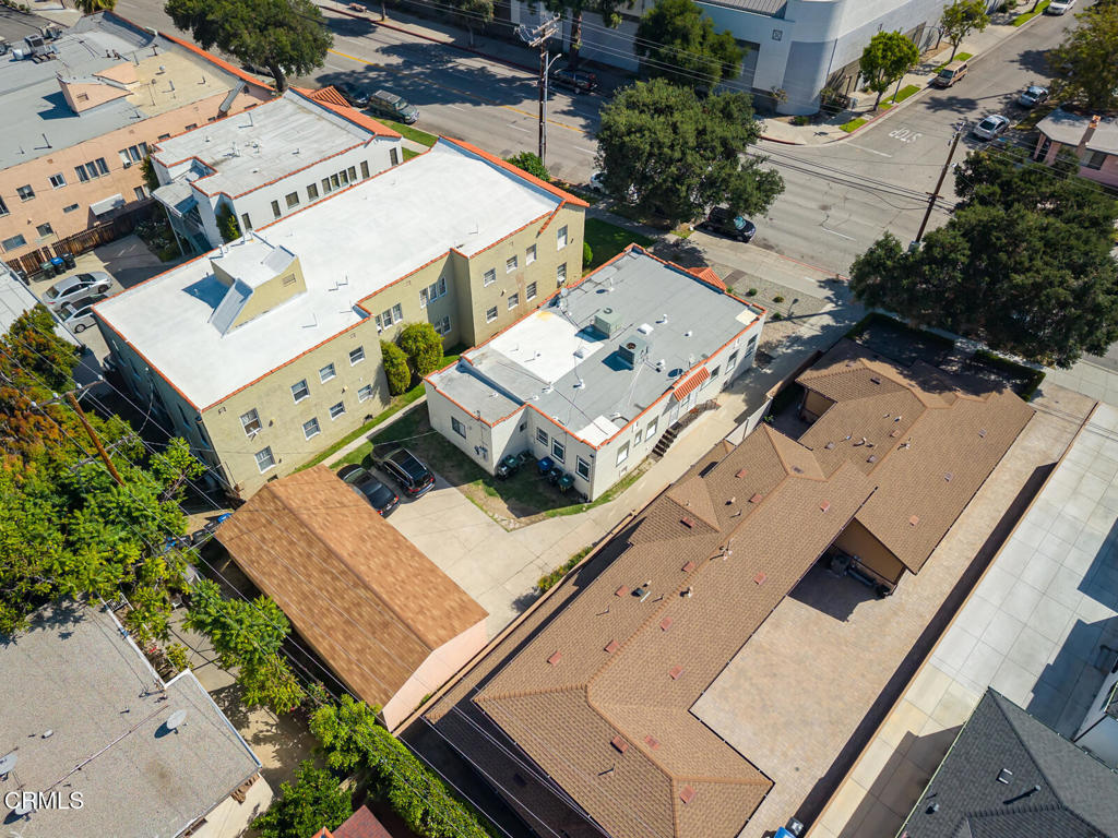 407 S Verdugo Road Property Photo 15