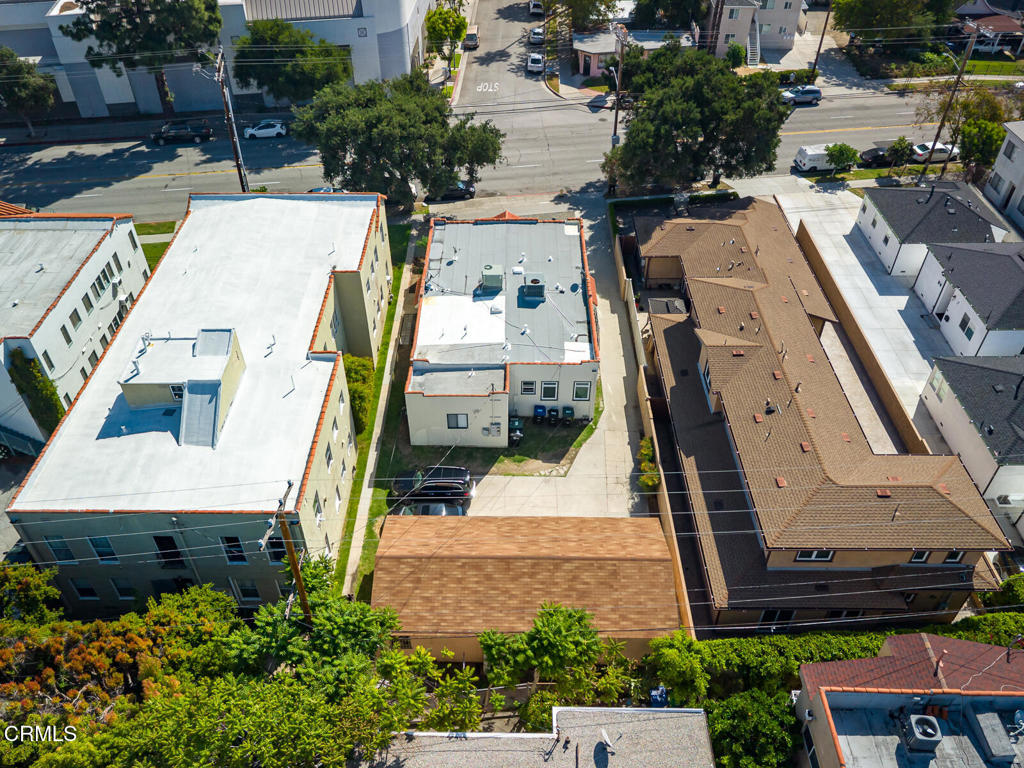 407 S Verdugo Road Property Photo 16