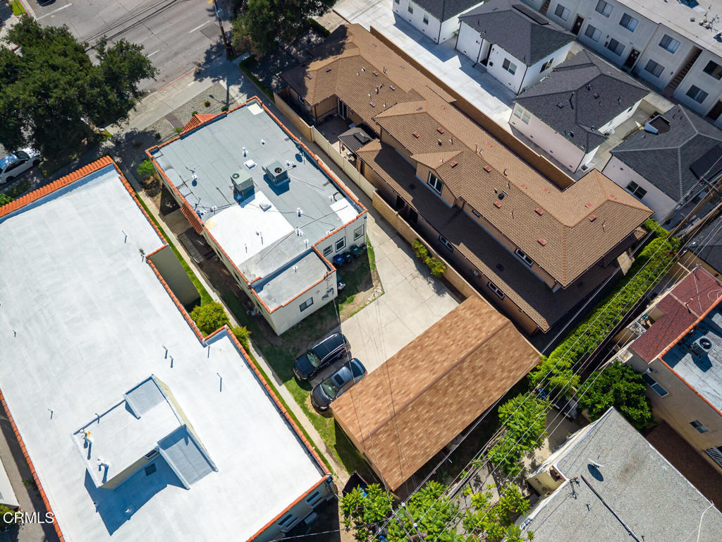 407 S Verdugo Road Property Photo 17