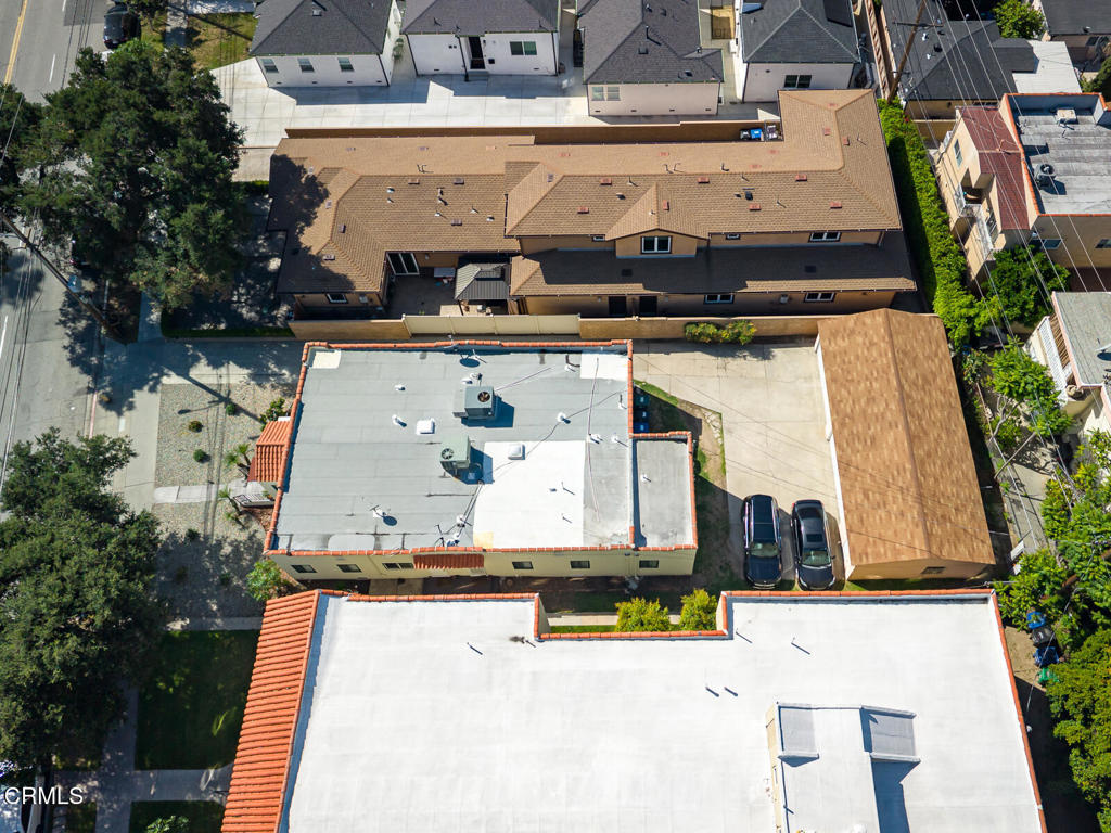 407 S Verdugo Road Property Photo 18