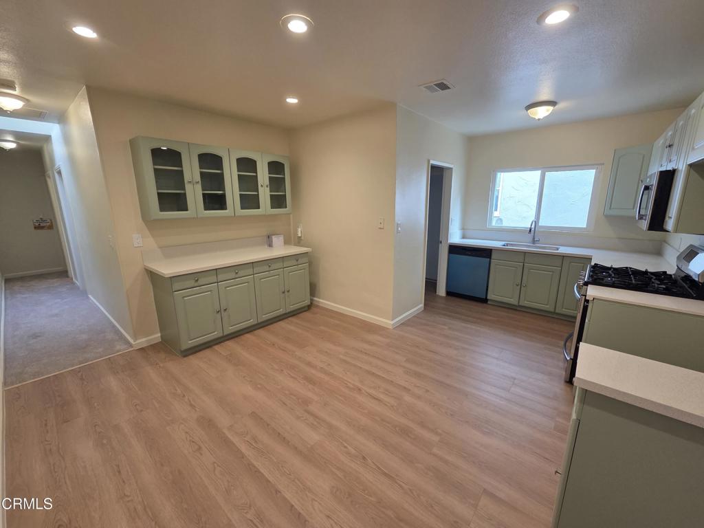407 S Verdugo Road Property Photo 22