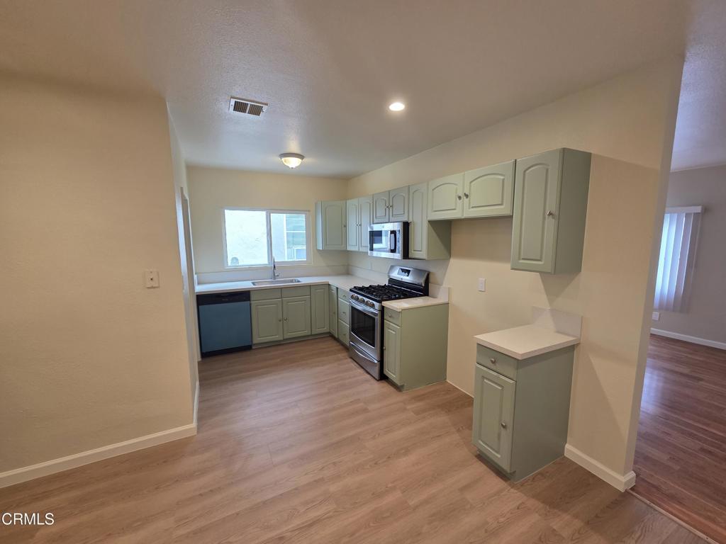 407 S Verdugo Road Property Photo 23