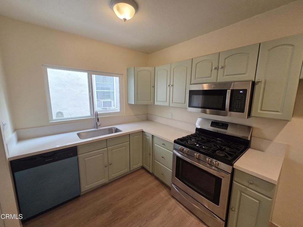 407 S Verdugo Road Property Photo 25
