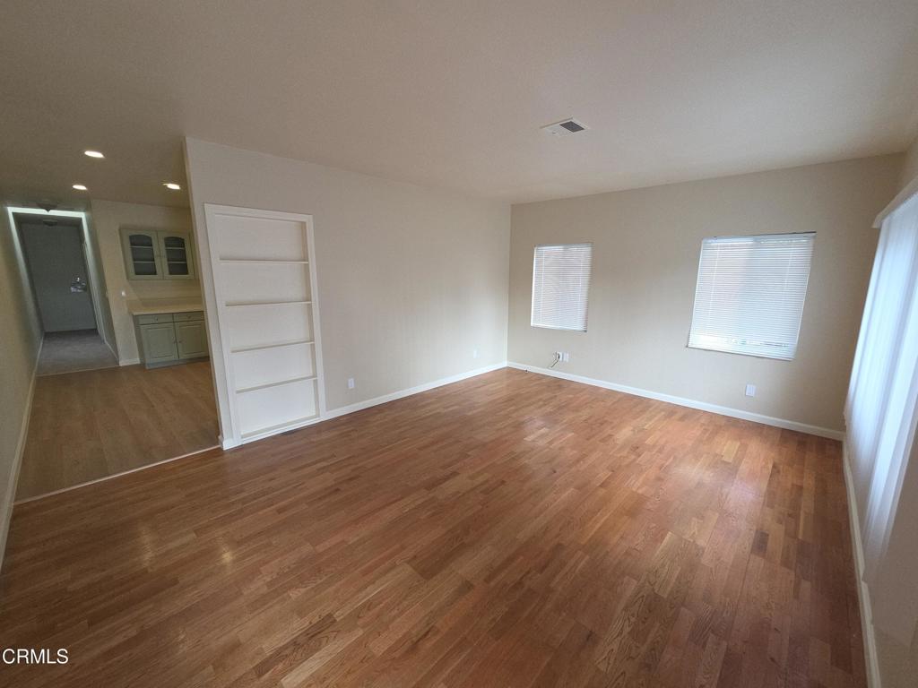 407 S Verdugo Road Property Photo 32