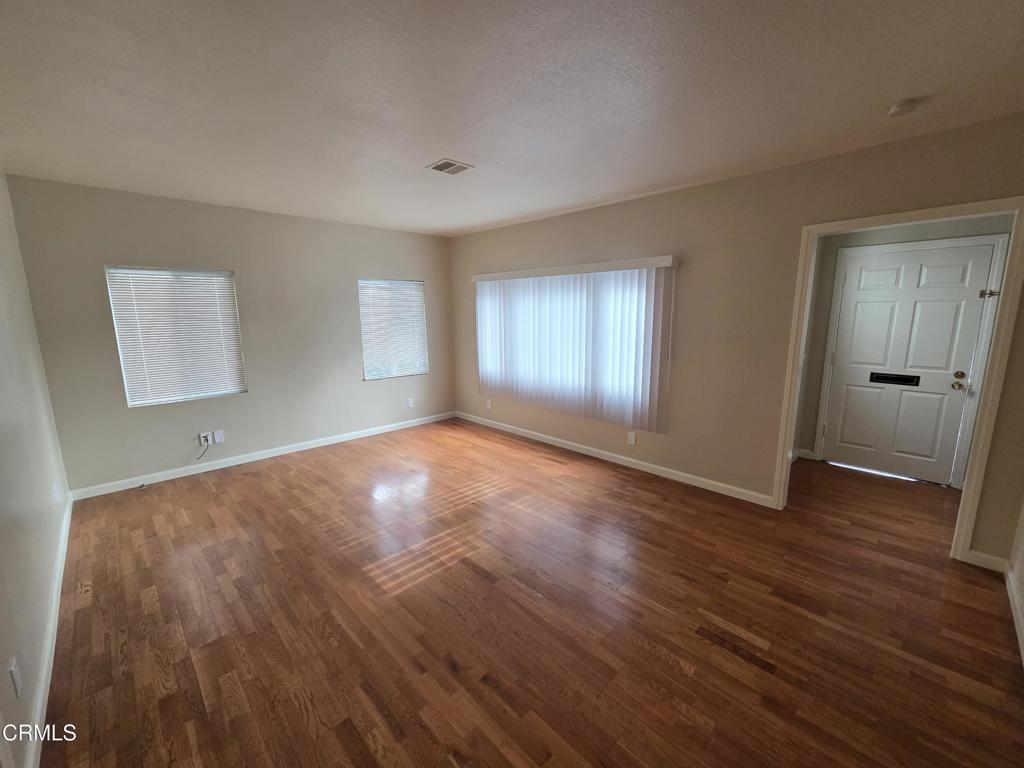 407 S Verdugo Road Property Photo 33
