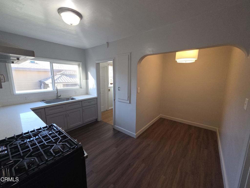 407 S Verdugo Road Property Photo 36