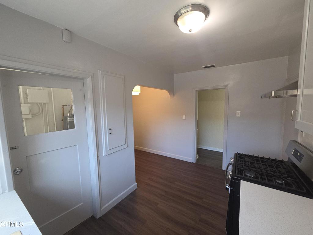 407 S Verdugo Road Property Photo 37