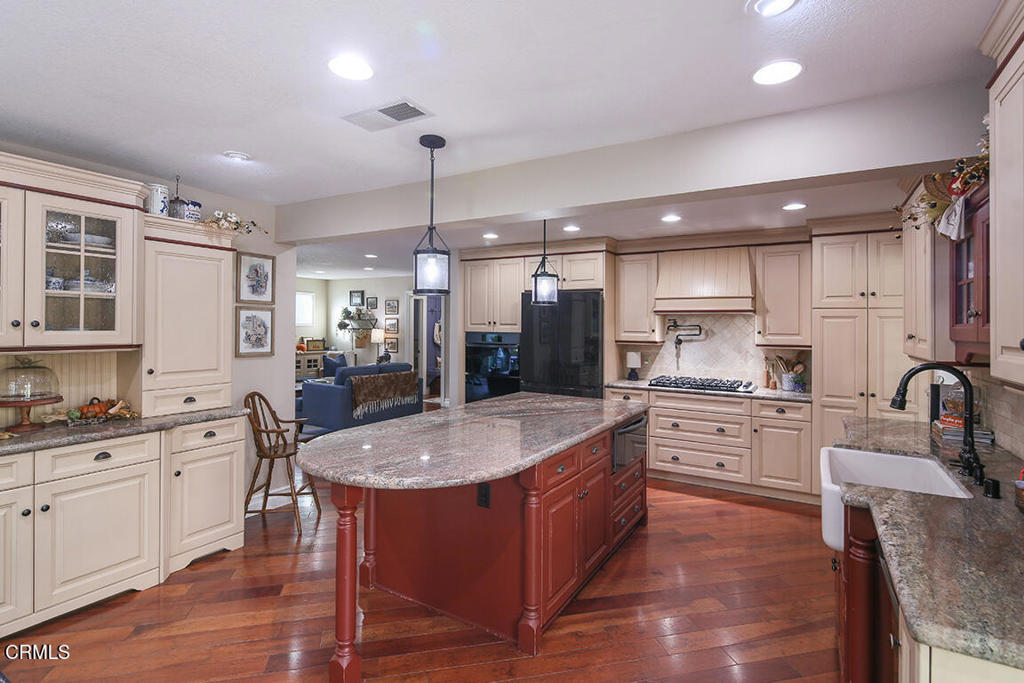 20530 Lisa Gail Drive Property Photo 13