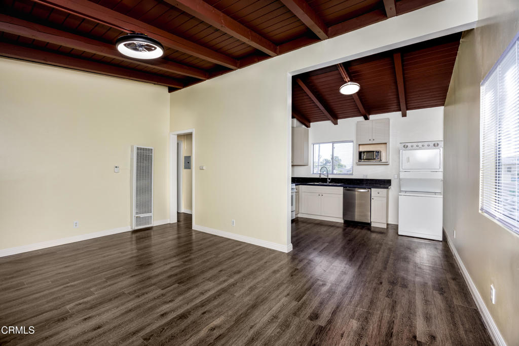 3620 S Budlong Avenue Property Photo 6
