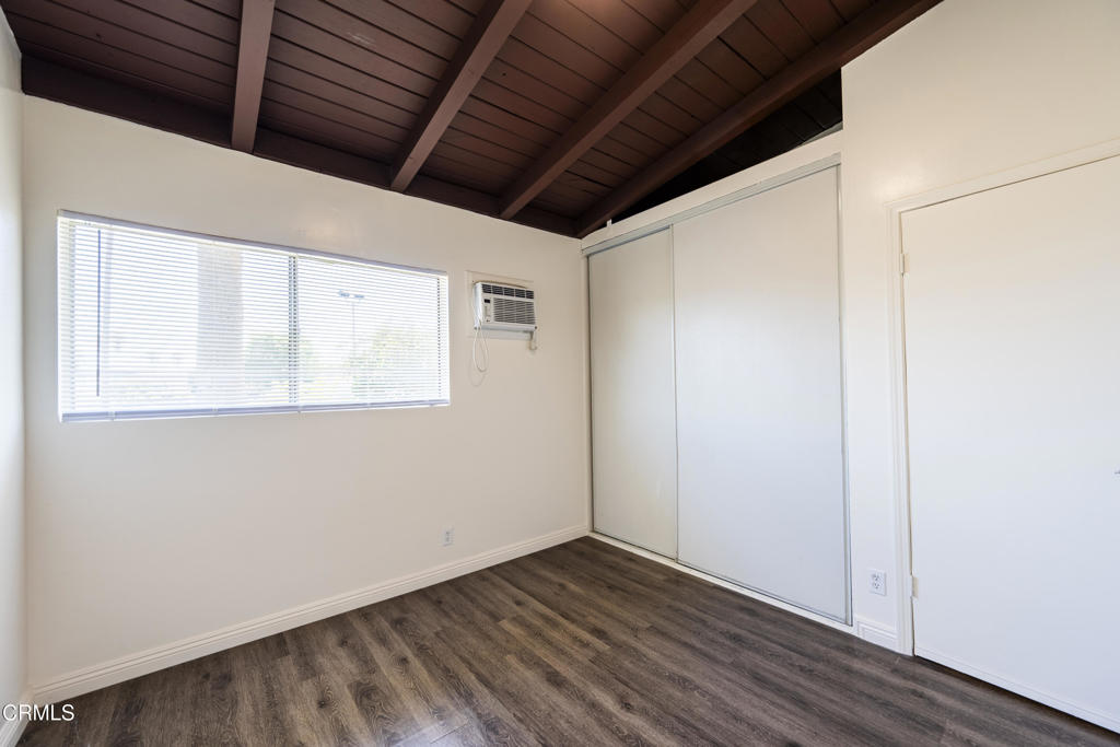 3620 S Budlong Avenue Property Photo 13