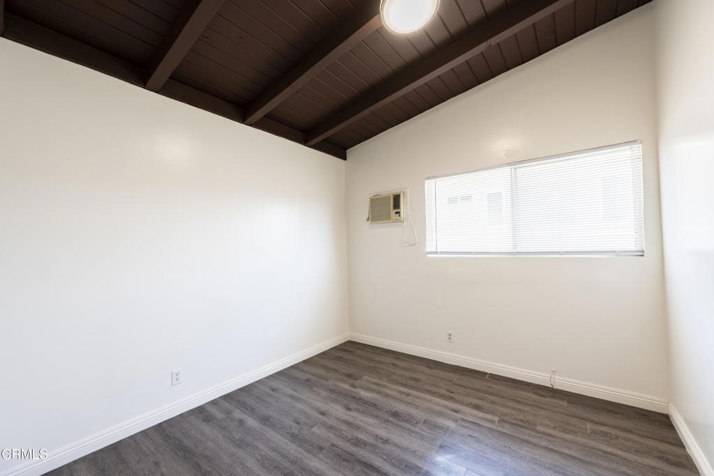 3620 S Budlong Avenue Property Photo 15