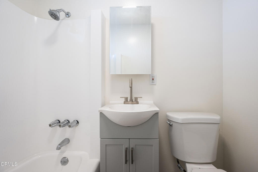 3620 S Budlong Avenue Property Photo 20
