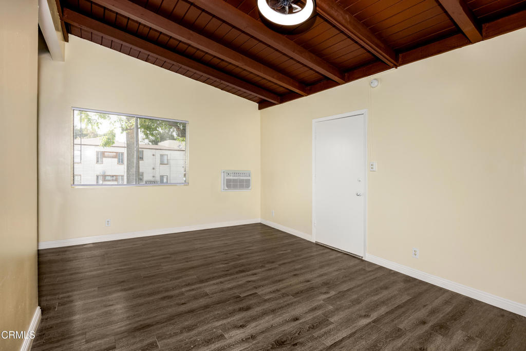 3620 S Budlong Avenue Property Photo 24