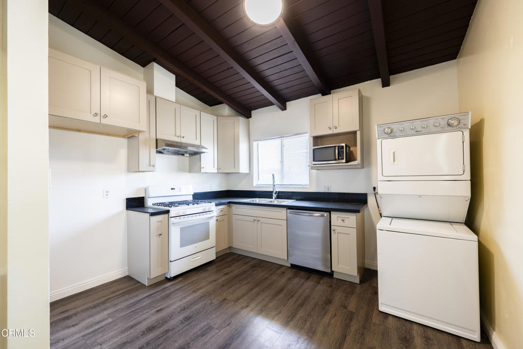 3620 S Budlong Avenue Property Photo 38
