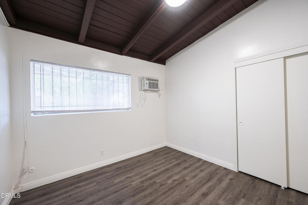 3620 S Budlong Avenue Property Photo 41