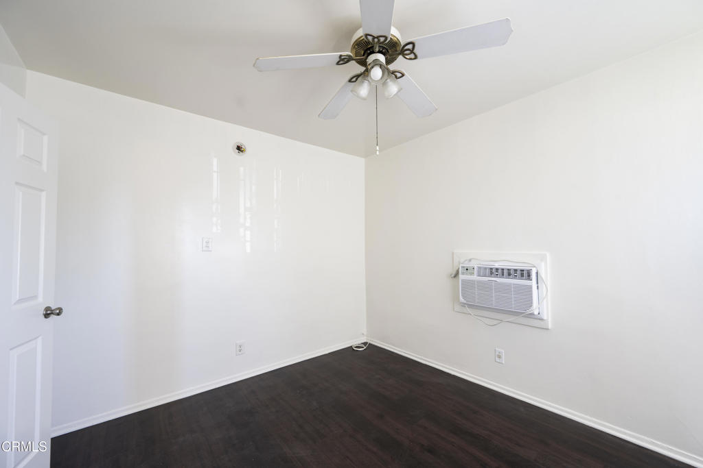 3620 S Budlong Avenue Property Photo 50