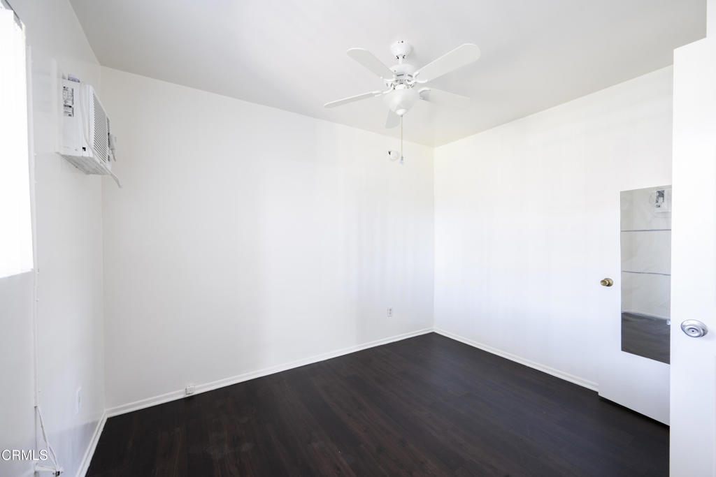3620 S Budlong Avenue Property Photo 54