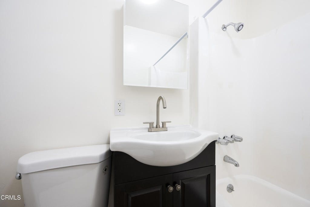 3620 S Budlong Avenue Property Photo 58