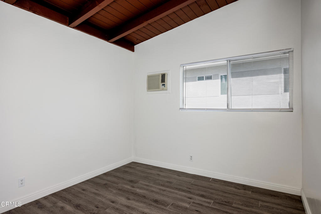 3620 S Budlong Avenue Property Photo 61
