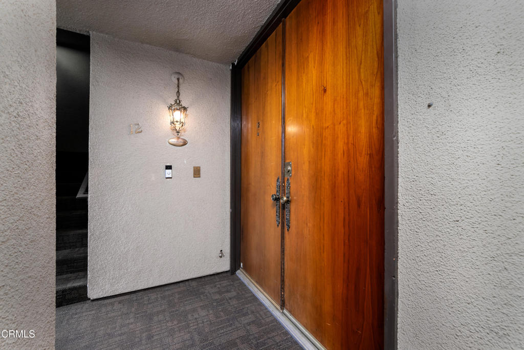 380 S Orange Grove Boulevard 12 Property Photo 4